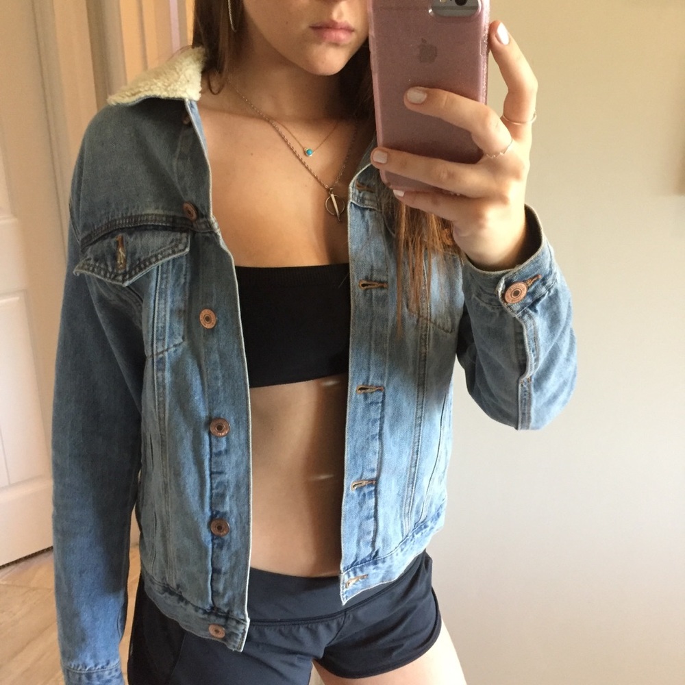Jean Jacket w/ Faux Fur🖤